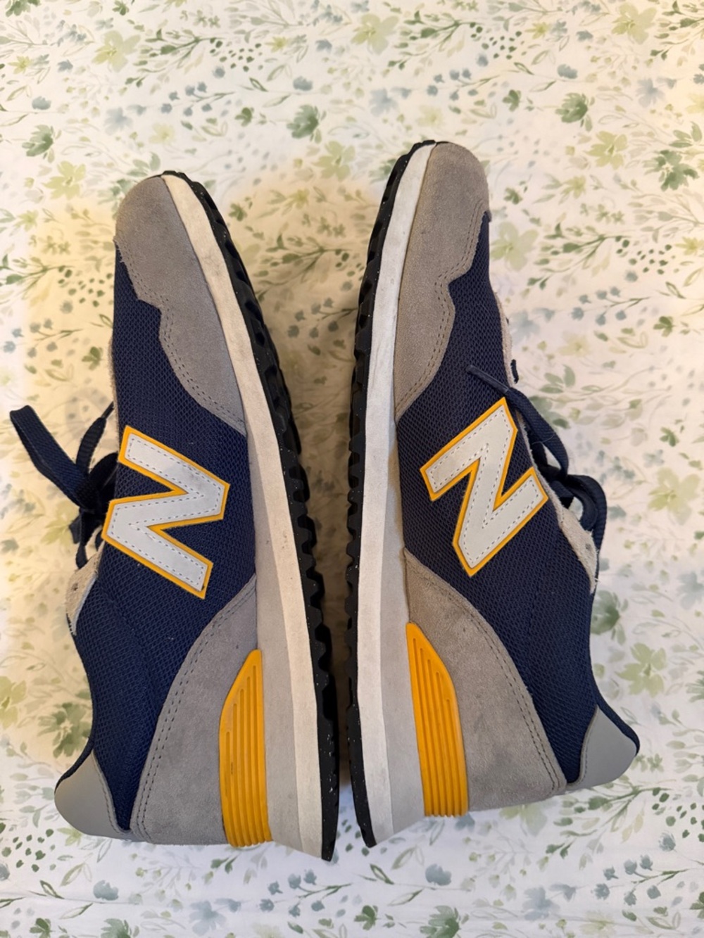 New Balance Men’s Size 11.5 D Navy and Gray Athletic Shoes! GUC!